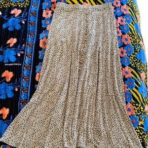 Never worn American Eagle skirt, animal print